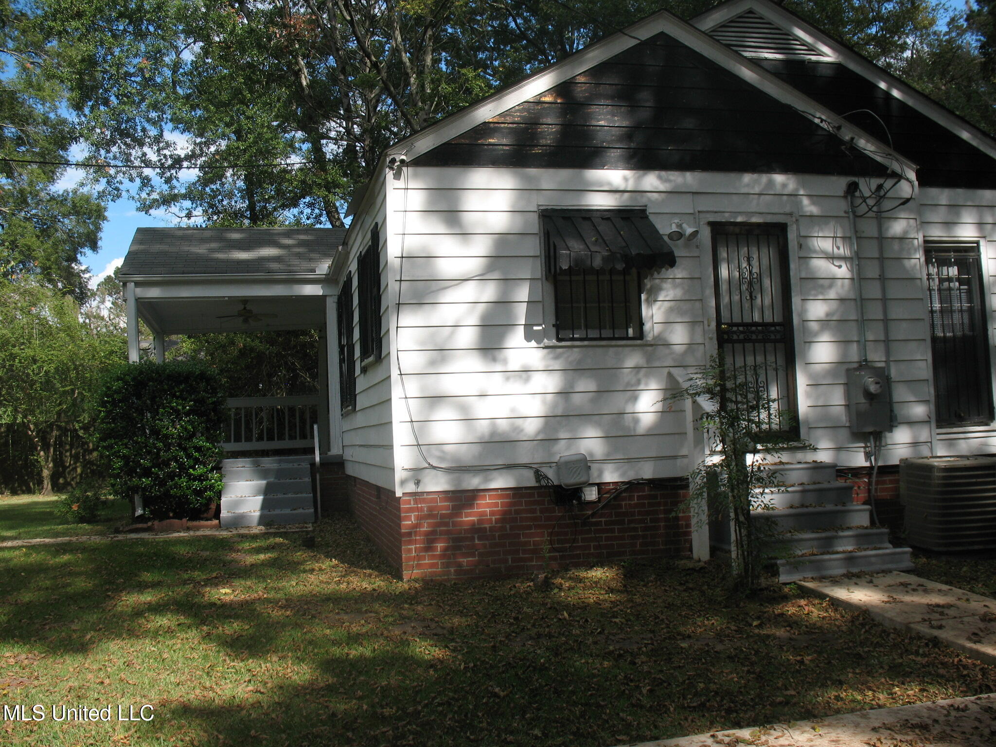 305 Conti Street Jackson, MS 39206 - Photo 5 of 16 91EBBB59-9DB7-4DE9-BCAE-6C015A9D7D0A