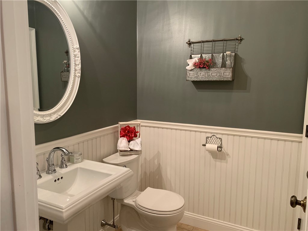 1036 West Shore Road Warwick, RI 02889 - Photo 14 of 31