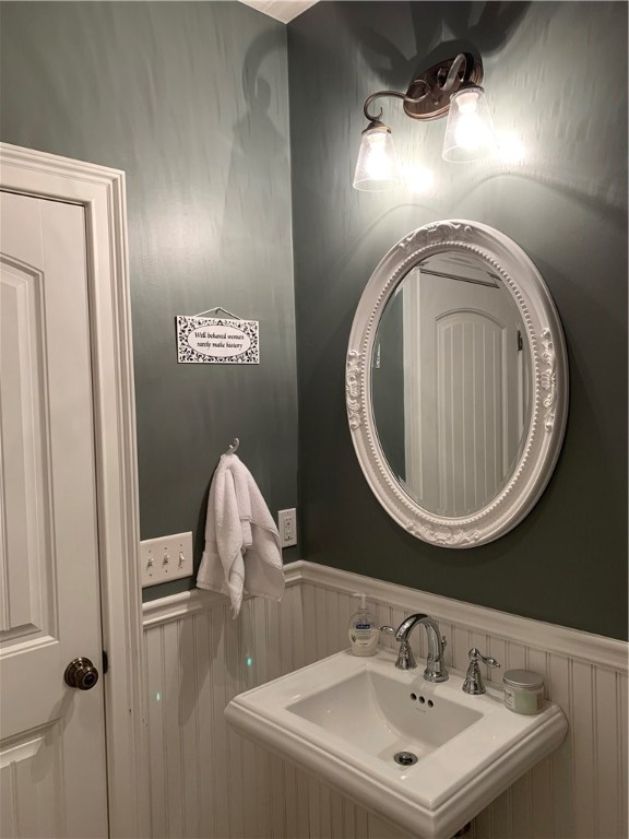 1036 West Shore Road Warwick, RI 02889 - Photo 15 of 31