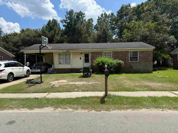 $99,000 | 215 Huggins Street, Marion, SC 29571