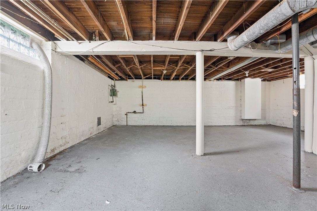 1052 Oxford Road Cleveland, OH 44121 - Photo 22 of 22 Gallery Image 22