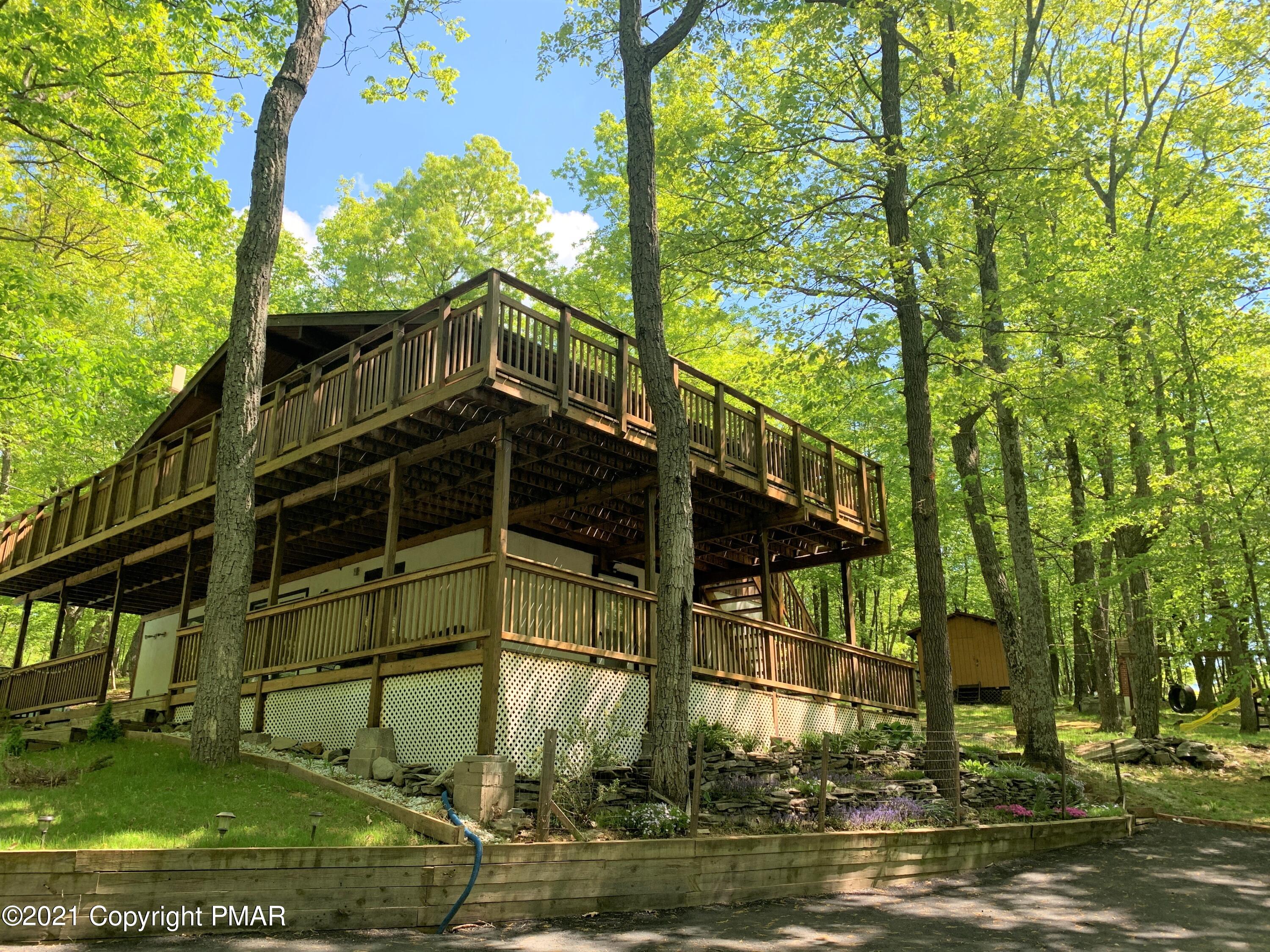 248 Woodcock Road Bushkill, PA 18324 - Photo 4 of 33 side