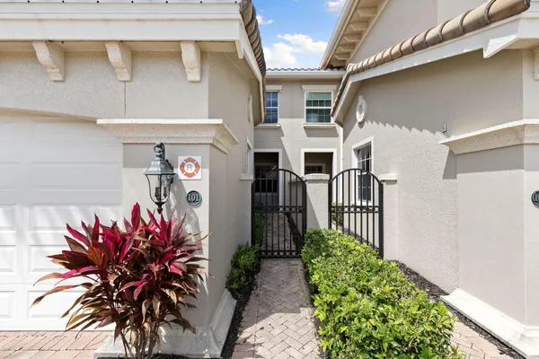 $669,000 | 9031 Cherry Oaks Trail, Unit 101, Naples, FL 34114