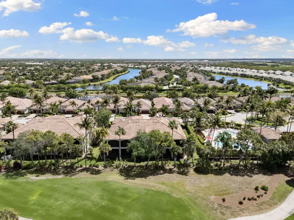 $669,000 | 9031 Cherry Oaks Trail, Unit 101, Naples, FL 34114