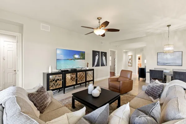 $669,000 | 9031 Cherry Oaks Trail, Unit 101, Naples, FL 34114