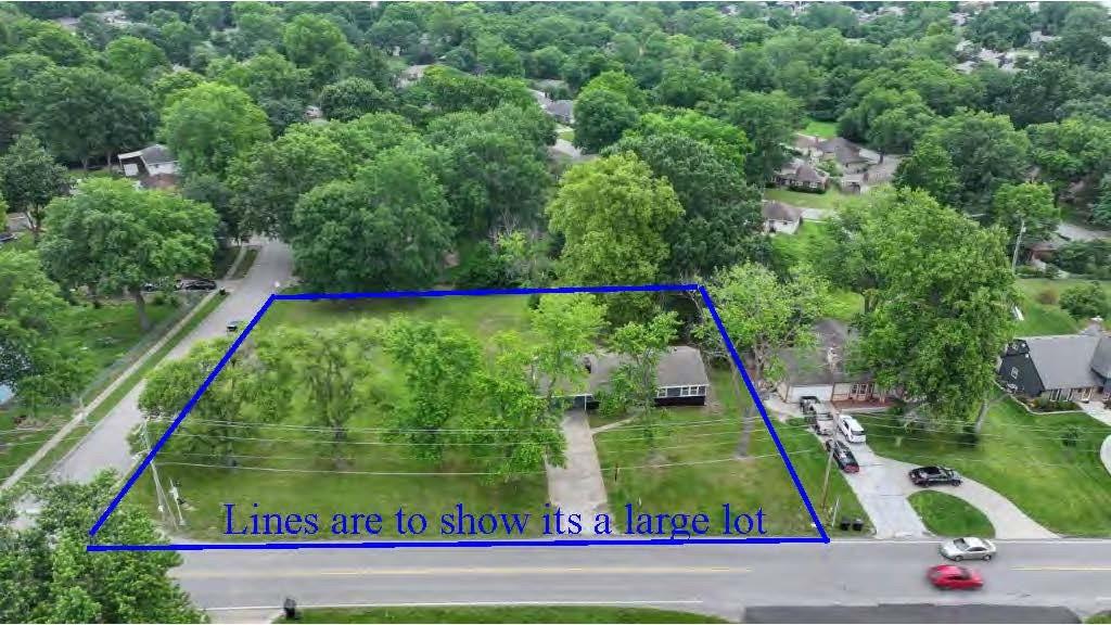 4407 South Phelps Road Independence, MO 64055 - Photo 2 of 32