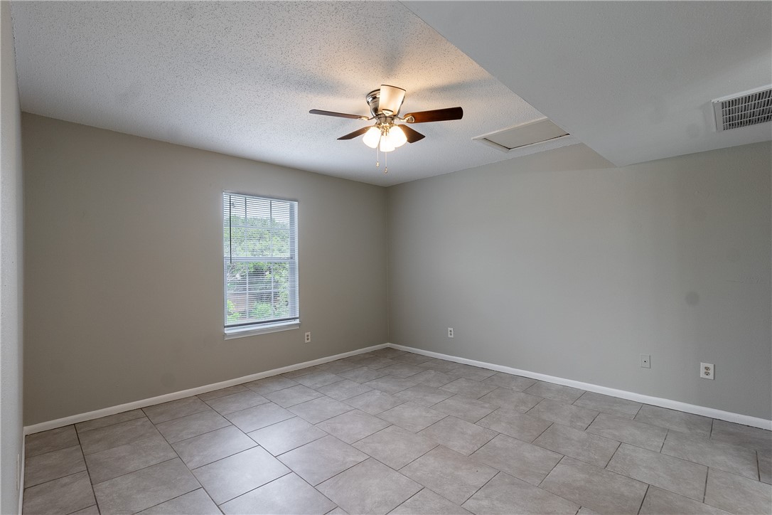 2000 Kazmeier, Unit 22 Bryan, TX 77802 - Photo 3 of 9