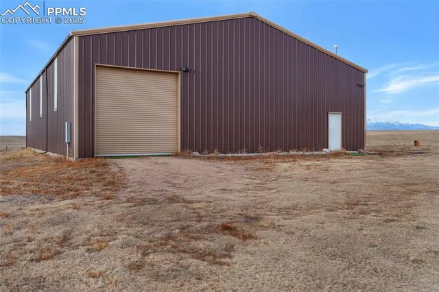 a view of a room with an empty space