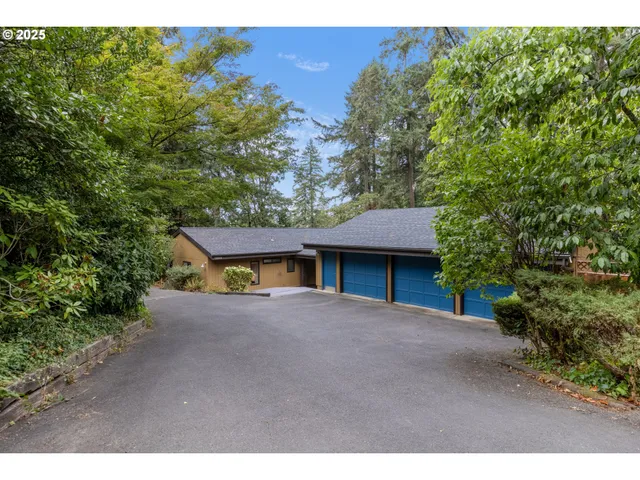 $1,495,000 | 1993 Fircrest Drive, Eugene, OR 97403