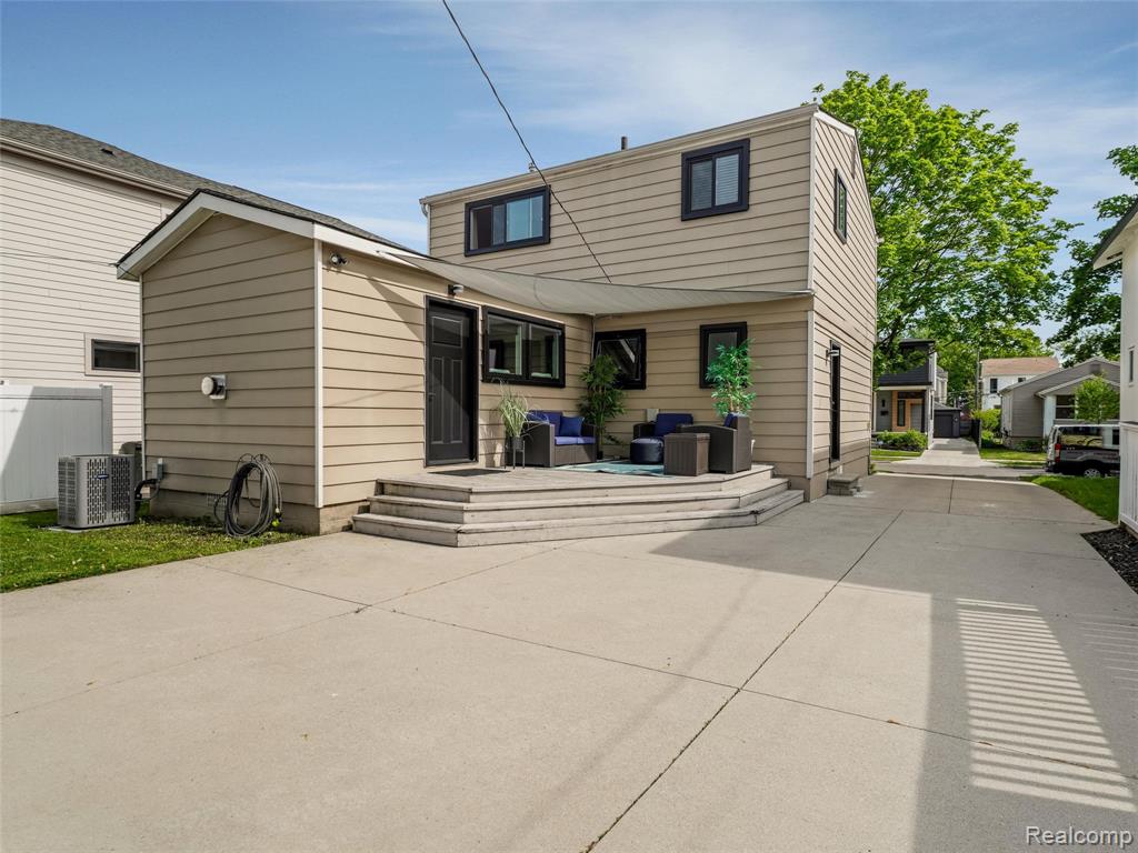 1323 Ruffner Avenue Birmingham, MI 48009 - Photo 23 of 26