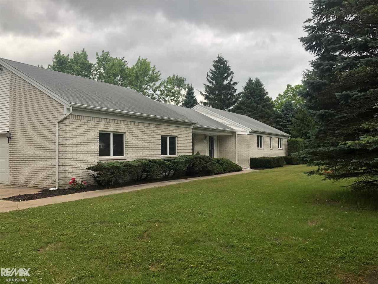 5788 Newman Road St. Clair, MI 48079 - Photo 2 of 47 50015725-1.JPG