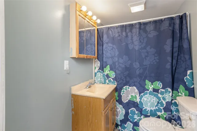 $499,900 | 22 Madrid Lane, Hendersonville, NC 28792