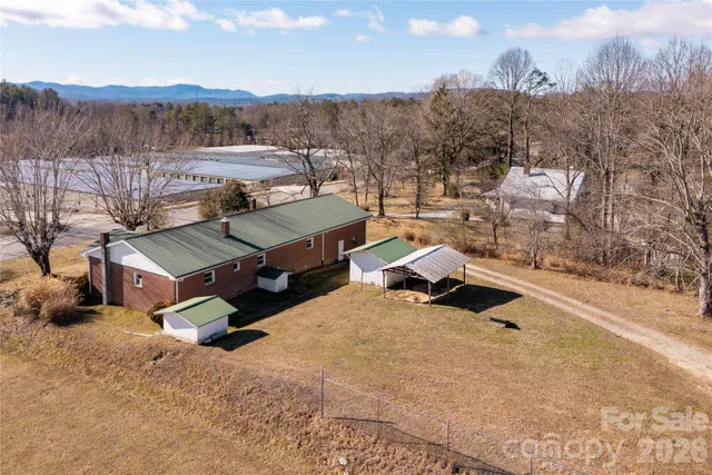 $499,900 | 22 Madrid Lane, Hendersonville, NC 28792