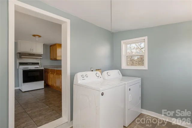 $499,900 | 22 Madrid Lane, Hendersonville, NC 28792