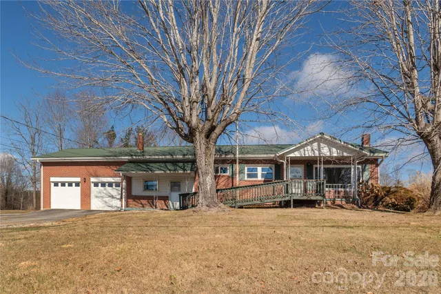 $499,900 | 22 Madrid Lane, Hendersonville, NC 28792