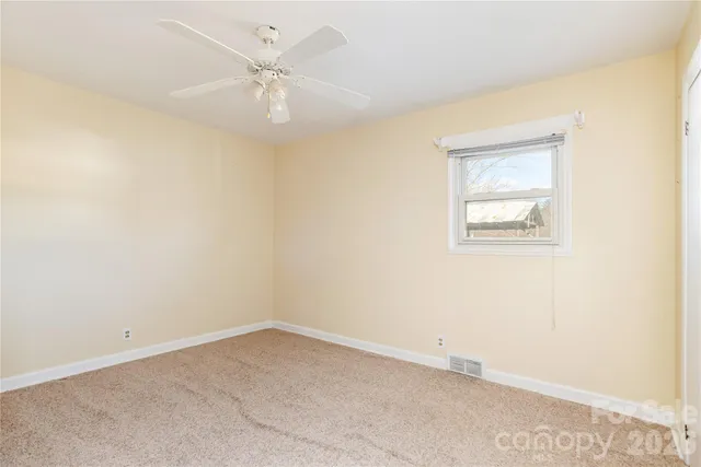 $499,900 | 22 Madrid Lane, Hendersonville, NC 28792