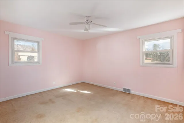 $499,900 | 22 Madrid Lane, Hendersonville, NC 28792