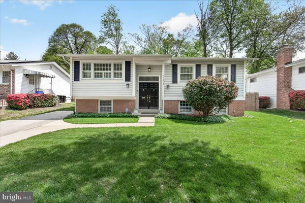 $3,725 | 11905 Hunters Lane, Rockville, MD 20852