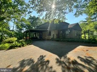$399,900 | 1482 Hilltop Road, Leesport, PA 19533