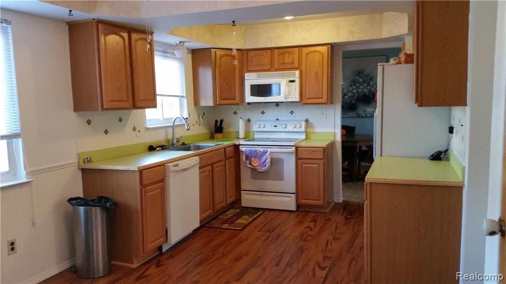 3655 Common Road Warren, MI 48092 - Photo 3 of 7