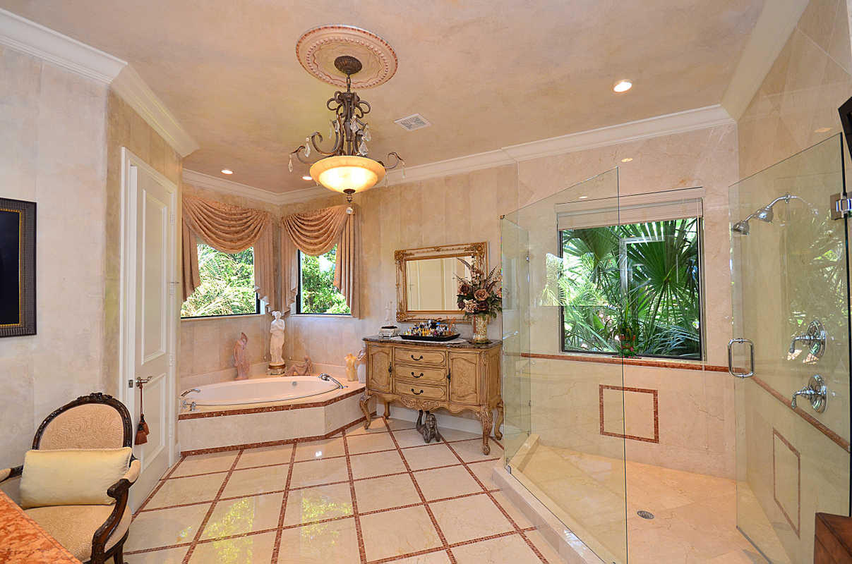 455 Northeast Olive Way Boca Raton, FL 33432 - Photo 18 of 35 Master Bathroom hers