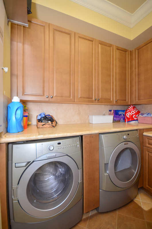 455 Northeast Olive Way Boca Raton, FL 33432 - Photo 28 of 35 Laundry