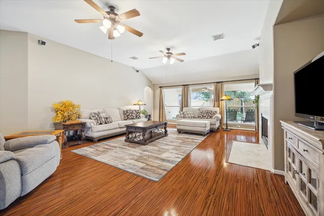 $2,700 | 18703 Summercliff Lane, Tomball, TX 77377