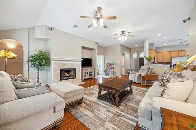$2,700 | 18703 Summercliff Lane, Tomball, TX 77377