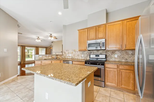 $2,700 | 18703 Summercliff Lane, Tomball, TX 77377