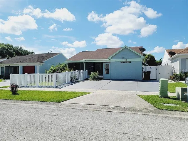 $315,000 | 1918 Crown Park Drive, Valrico, FL 33594