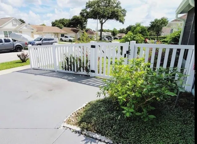 $315,000 | 1918 Crown Park Drive, Valrico, FL 33594