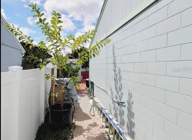 $315,000 | 1918 Crown Park Drive, Valrico, FL 33594