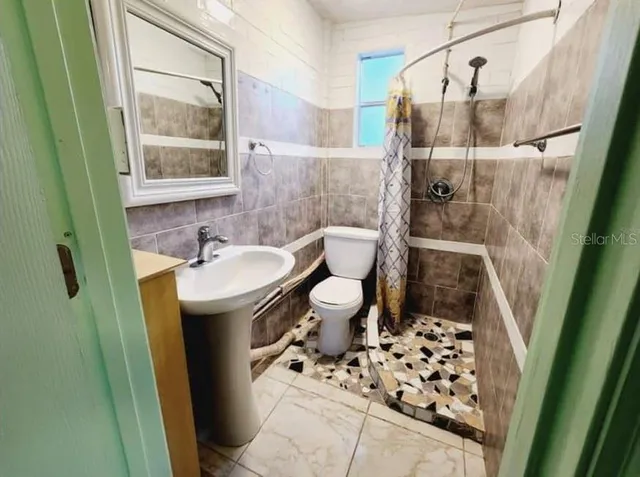 $315,000 | 1918 Crown Park Drive, Valrico, FL 33594