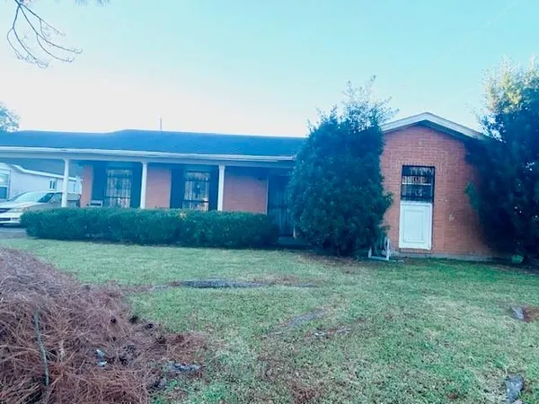 $199,000 | 708 Fairlawn Drive, Gretna, LA 70056