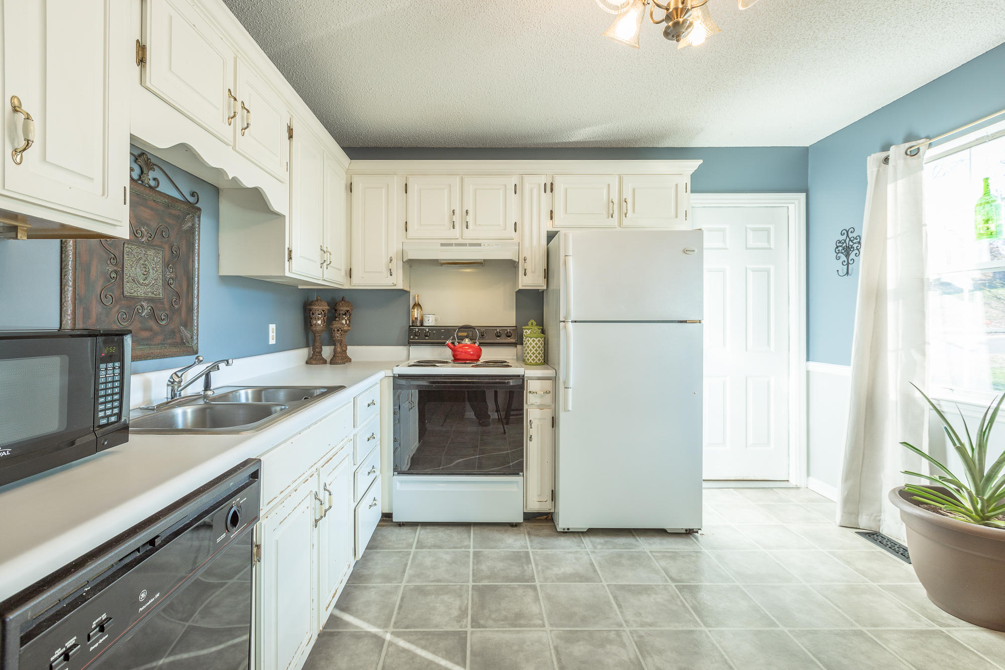 453 Patty Road Ringgold, GA 30736 - Photo 9 of 29 Kitchen