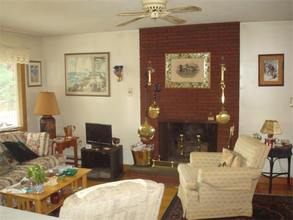 68 Windsor Road Weymouth, MA 02190 - Photo 3 of 26 Gallery Image 3