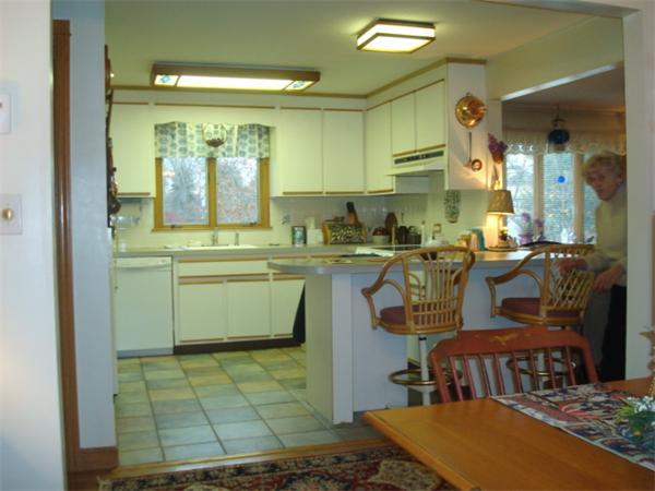 68 Windsor Road Weymouth, MA 02190 - Photo 5 of 26 Gallery Image 5
