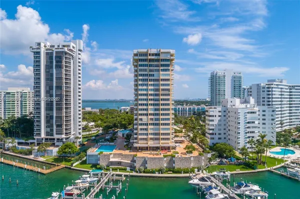 $5,300 | 11 Island Avenue, Unit 610, Miami Beach, FL 33139