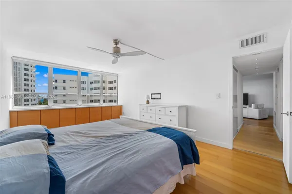 $5,300 | 11 Island Avenue, Unit 610, Miami Beach, FL 33139