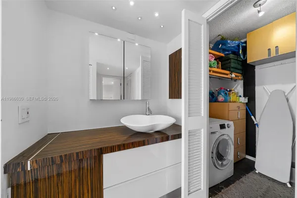 $5,300 | 11 Island Avenue, Unit 610, Miami Beach, FL 33139