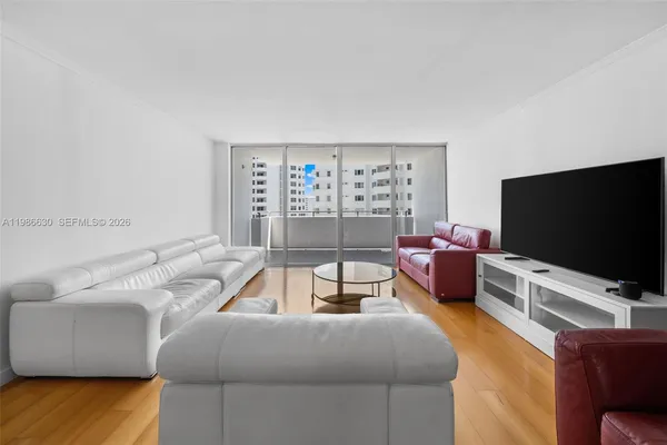 $5,300 | 11 Island Avenue, Unit 610, Miami Beach, FL 33139