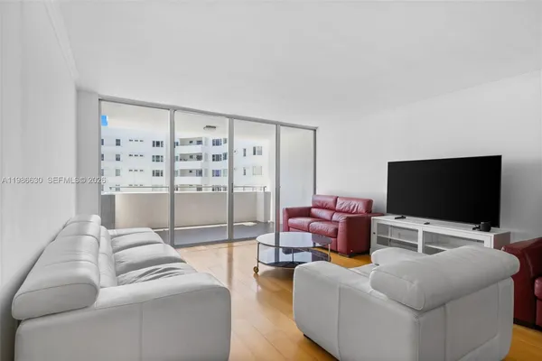 $5,300 | 11 Island Avenue, Unit 610, Miami Beach, FL 33139