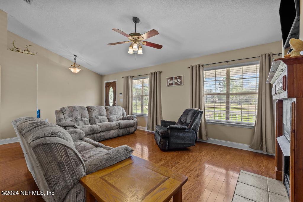 4457 River Road Hilliard, FL 32046 - Photo 11 of 42 4457 River Run-15