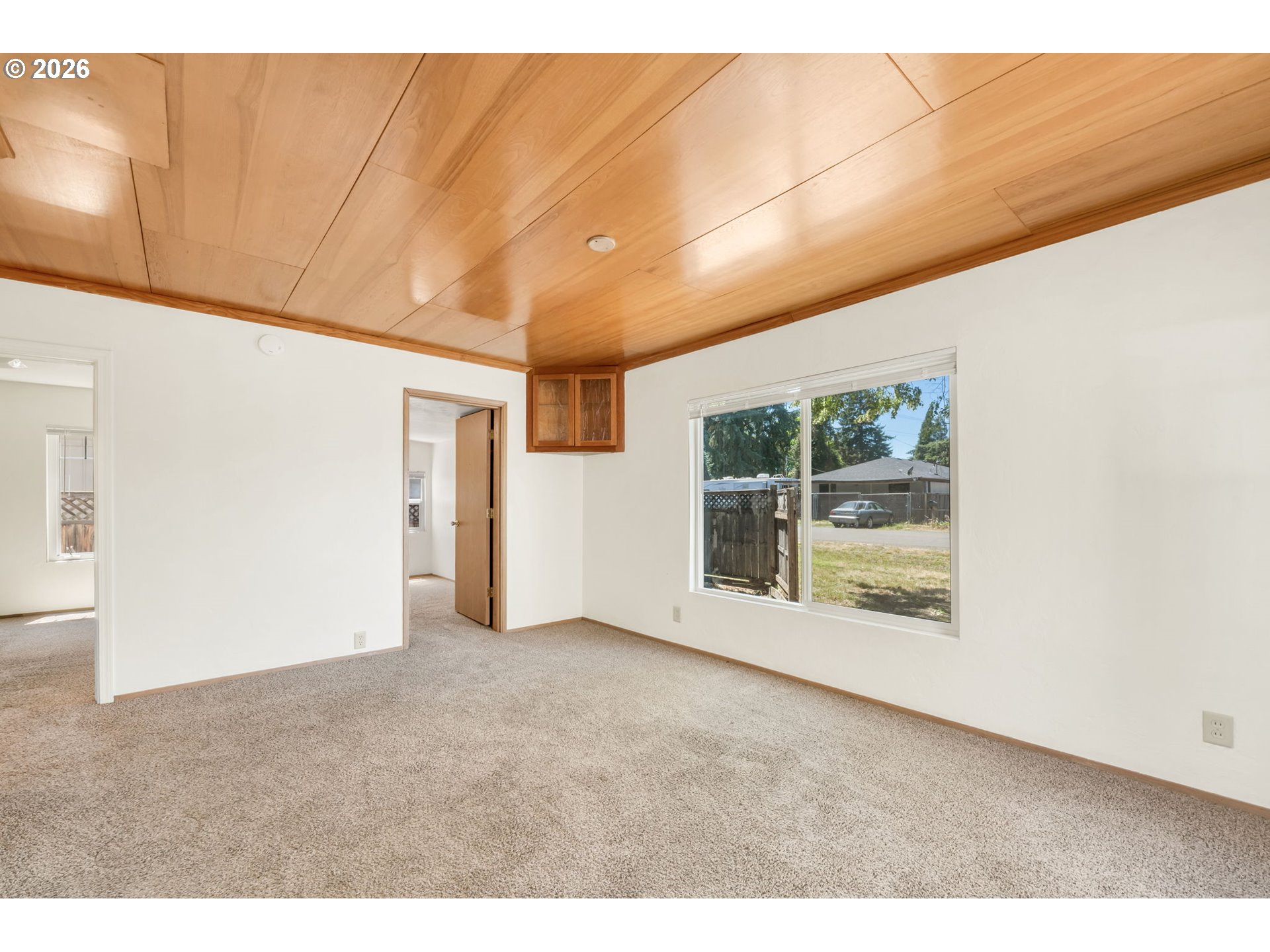 2025 Devos Street Eugene, OR 97402 - Photo 13 of 29