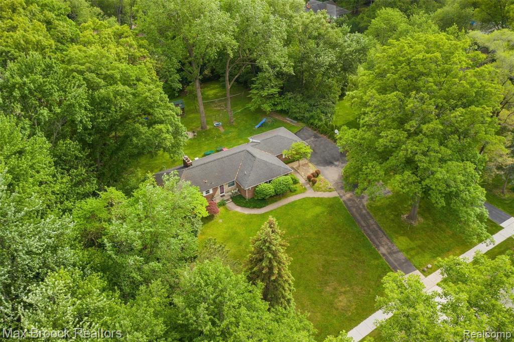 4059 Lincoln Road Bloomfield Hills, MI 48301 - Photo 3 of 19