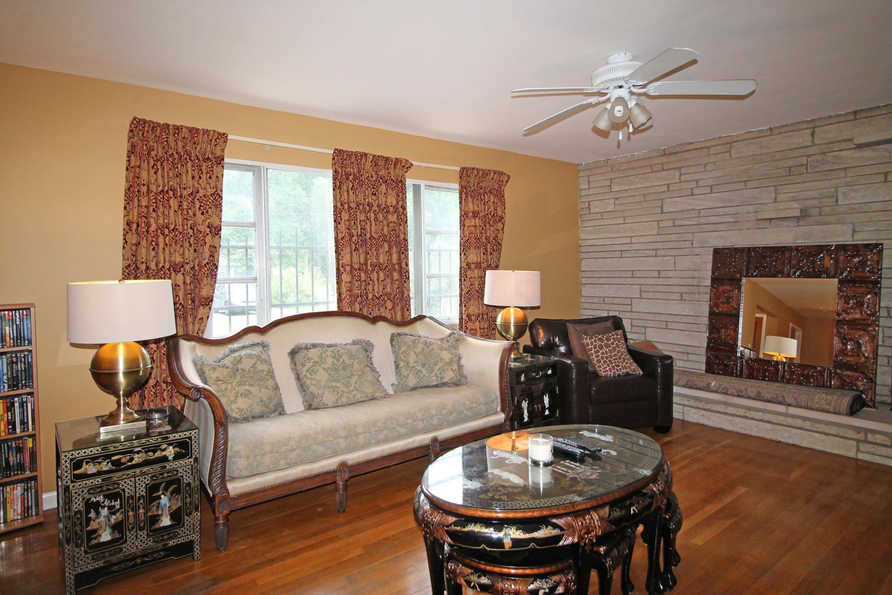 547 Country Club Road Whitehall, OH 43213 - Photo 6 of 32