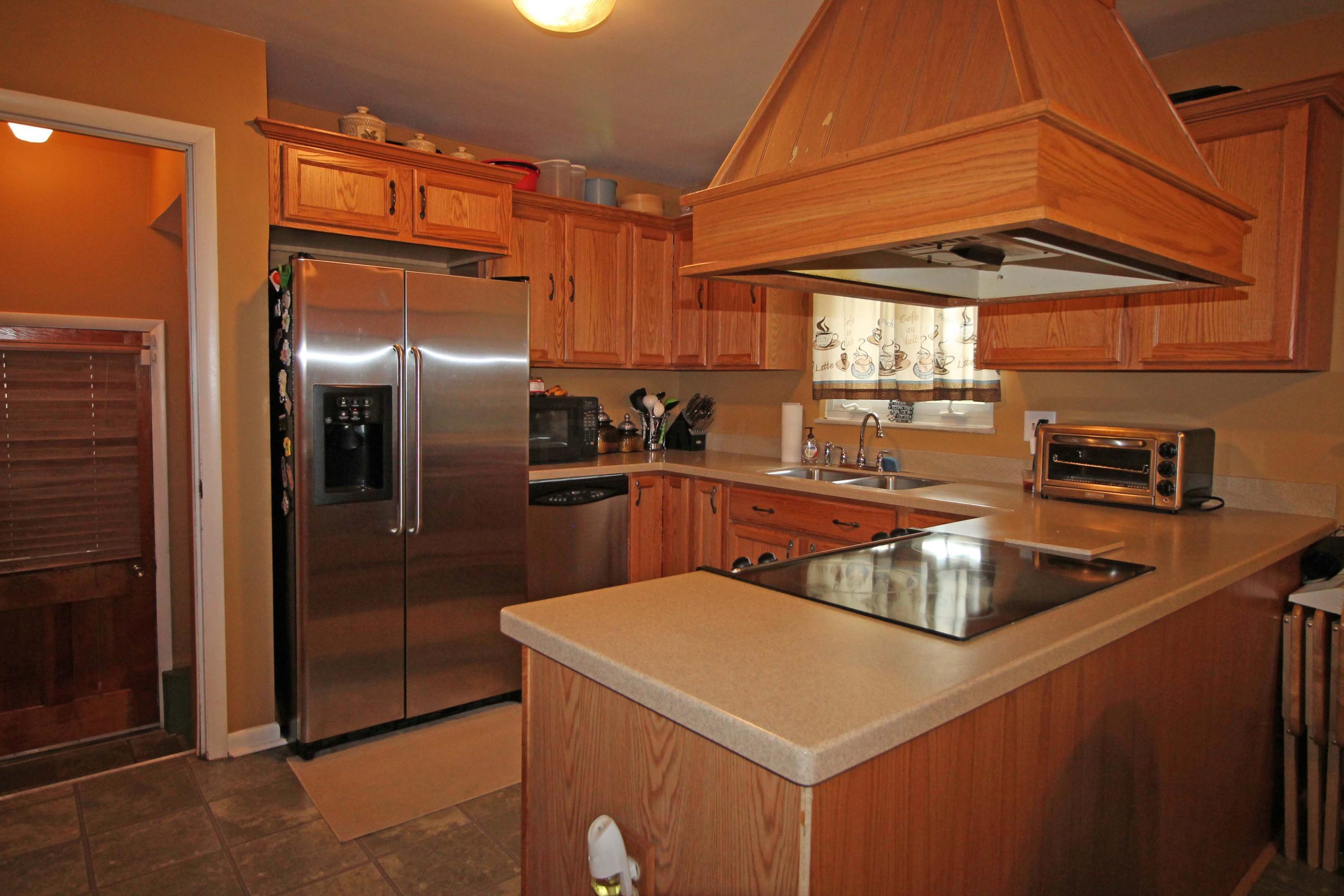 547 Country Club Road Whitehall, OH 43213 - Photo 9 of 32