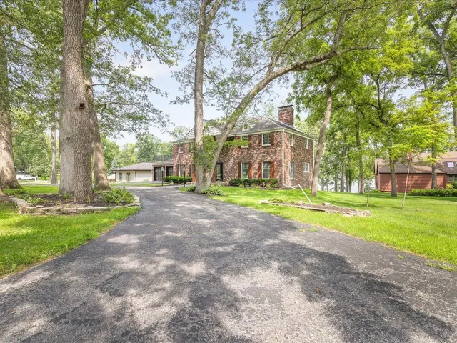 $599,000 | 1927 Baintree Road, Lake Summerset, IL 61019