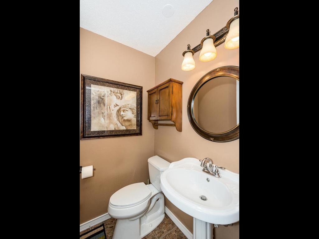 1252 Wagon Wheel Road Hopkins, MN 55343 - Photo 11 of 27