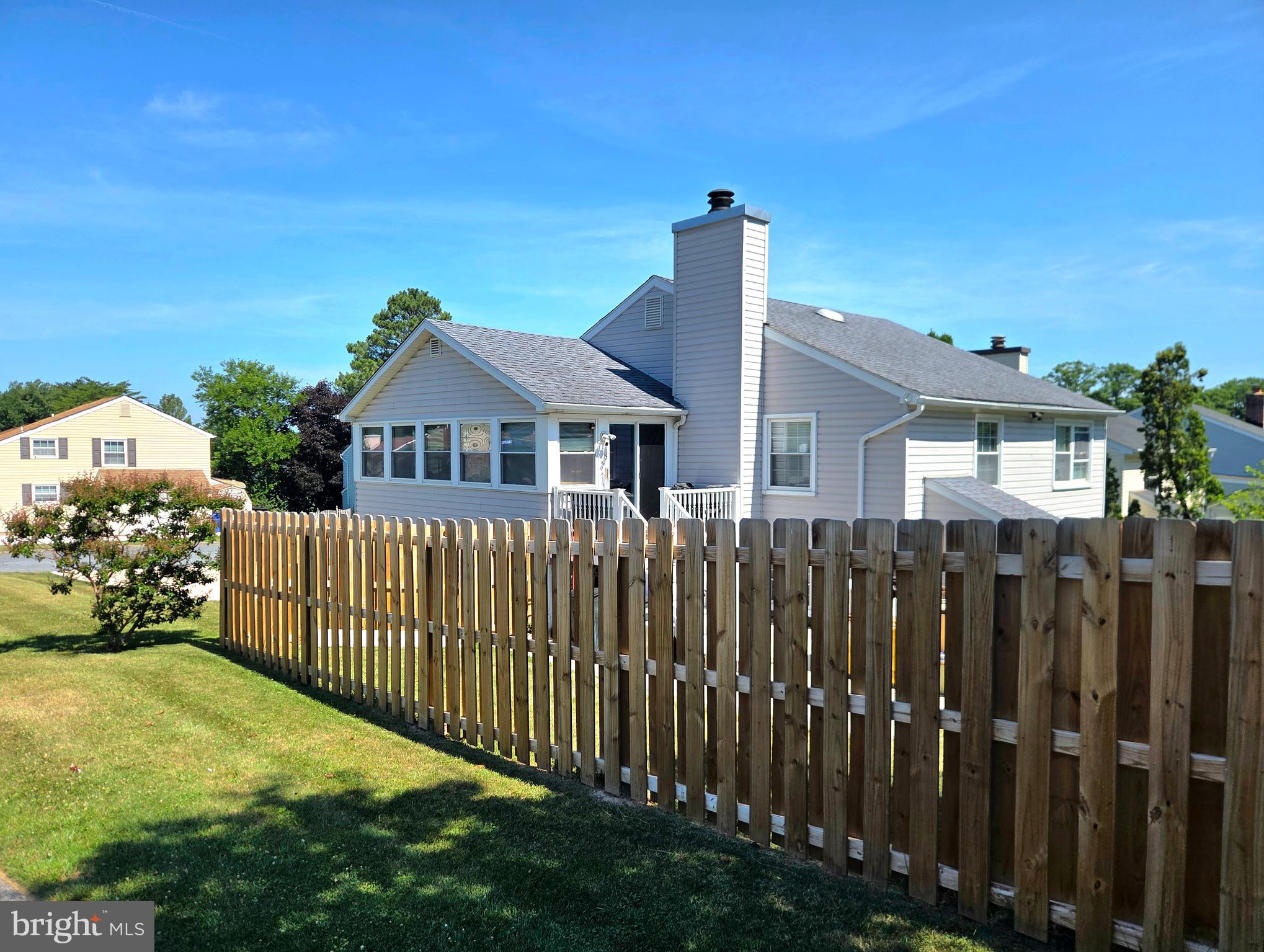 5427 Balistan Road Baltimore, MD 21237 - Photo 4 of 7 New Privacy Fence